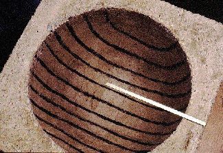 Slnečné hodiny z hliny v tvare dutej pologule - skafé